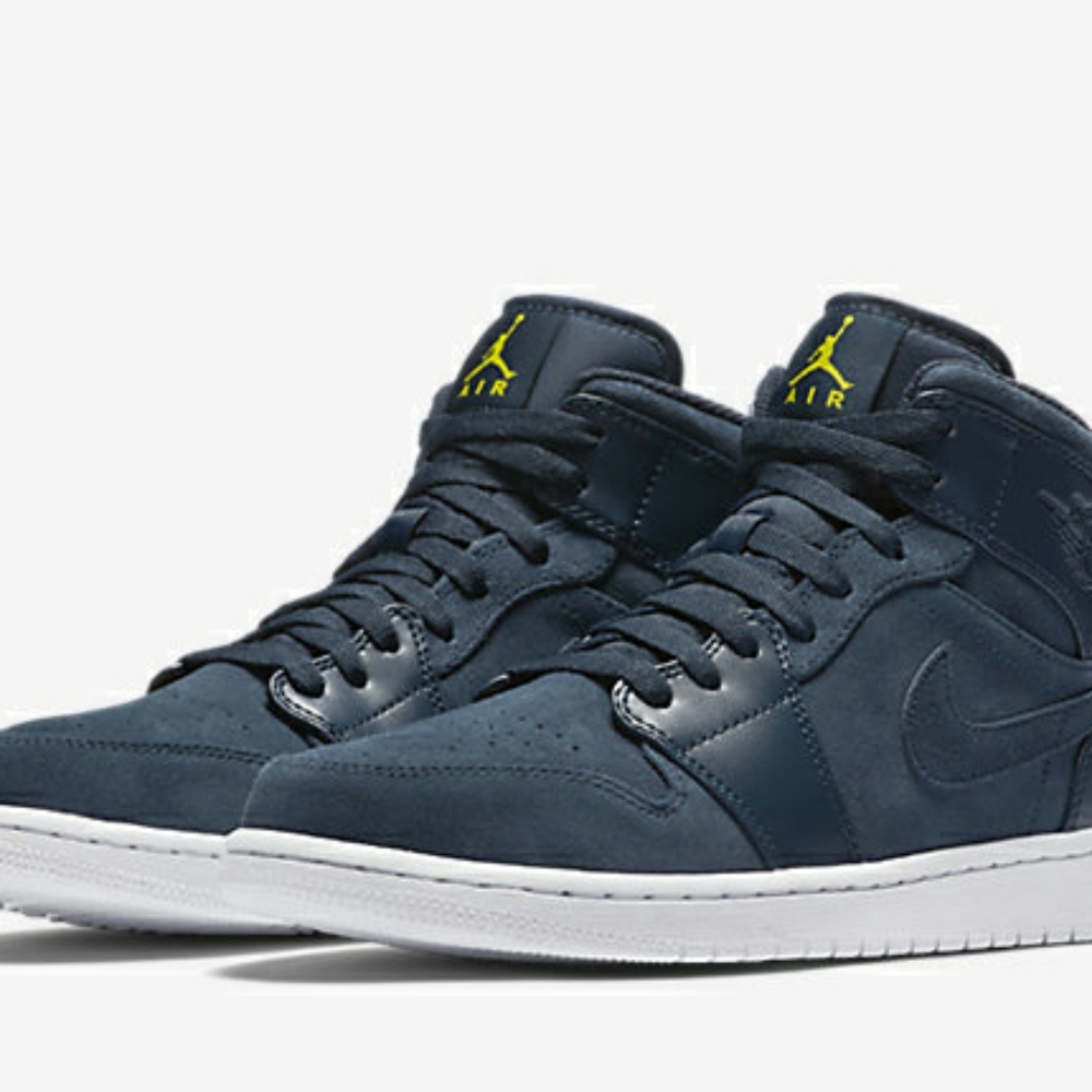 Air Jordan 1 Mid “Armory Navy”
